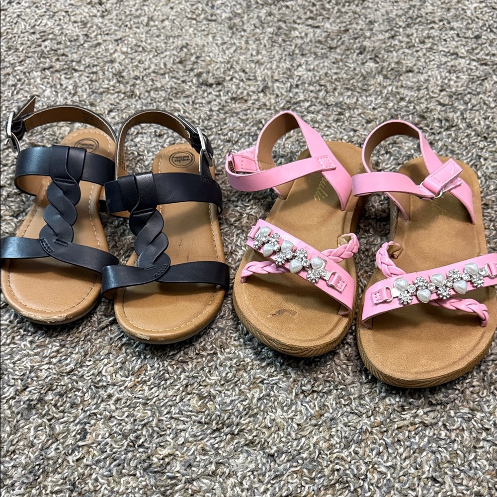 wonder nation Kids Braided Strap Sandals in Black and Pink
